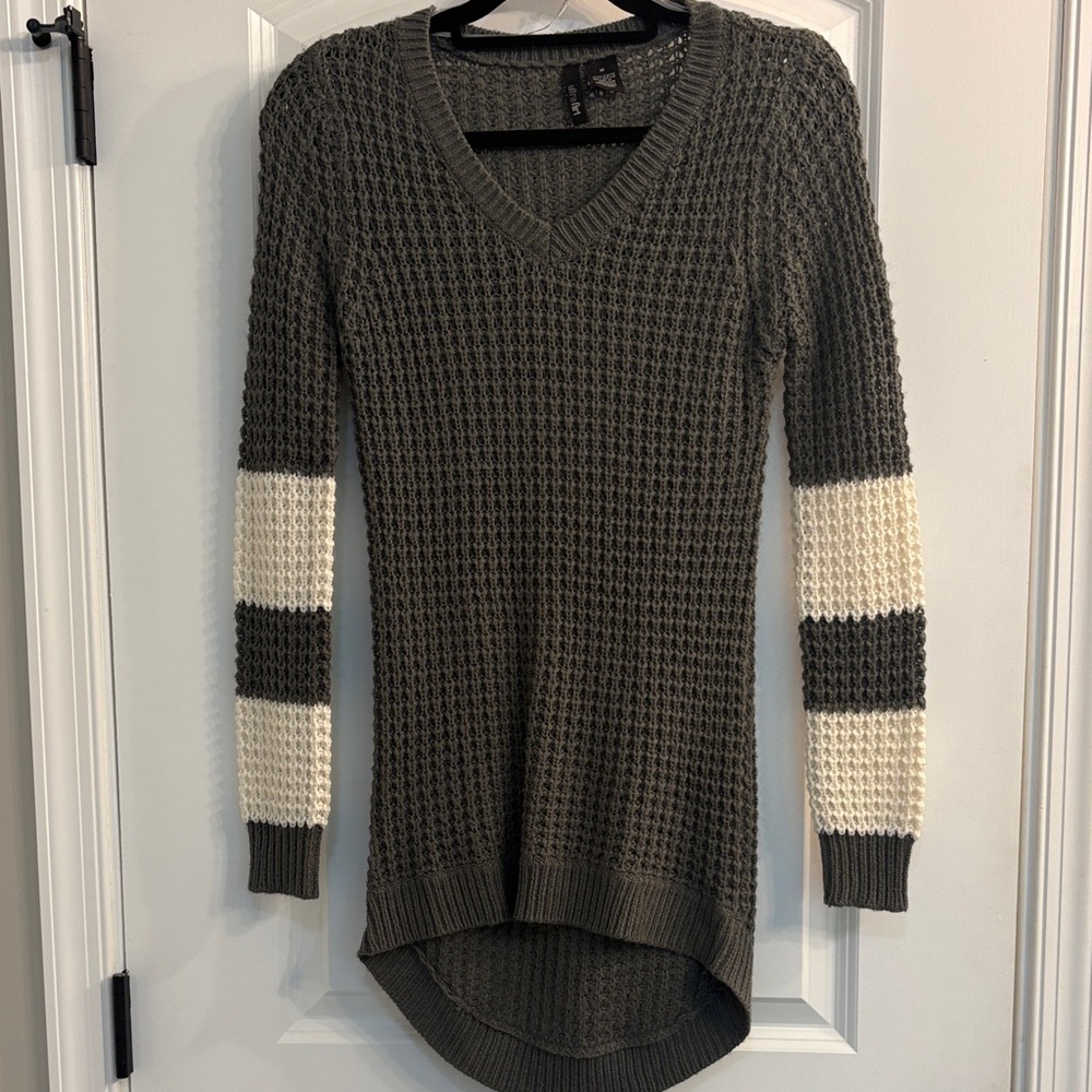 Ultra Flirt Olive and Cream V-Neck Sweater